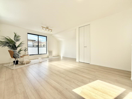 ���r���O ���������R�Ɖ�b�����܂��A�S�n�悢�ЂƂƂ�