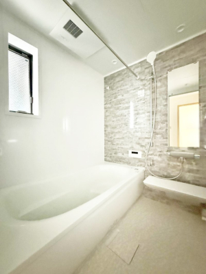 ���� �����������������F�����̕ǖʁA������芰����o�X���[��