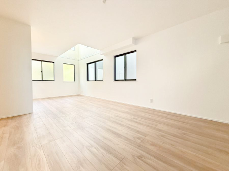 ���r���O ���������R�Ɖ�b�����܂��A�S�n�悢�ЂƂƂ�