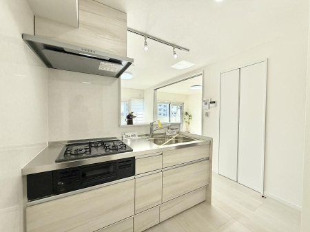 �L�b�`�� �����������������Ɗy�����Ȃ�A���K�ȃL�b�`�����