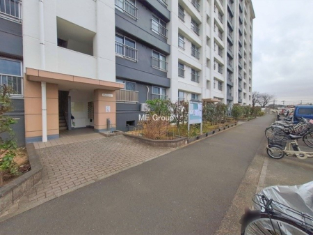 �G���g�����X �O�ρ��Ǘ��̍s���͂����G���g�����X�ň��S���ĕ�点����ł�