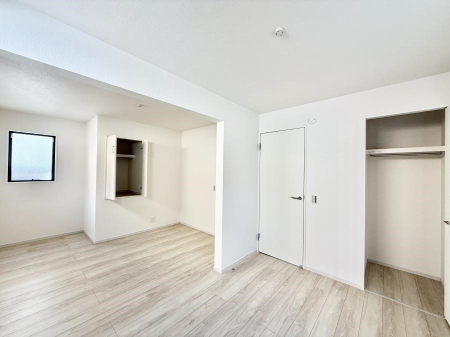 �Q�� ����