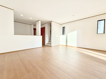 ���r���O ���������났�ƏΊ炪�W�܂�A�S���܂郊�r���O