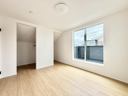 �Q�� ����