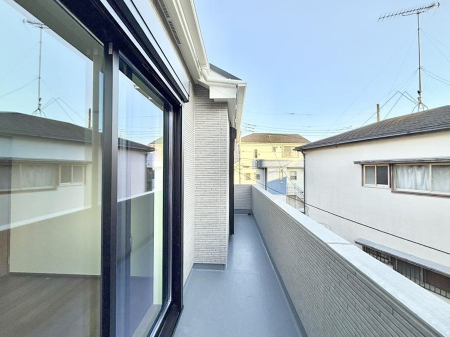 �o���R�j�[ ������ �G�߂̈ڂ낢����������J���I�ȋ�Ԃł�