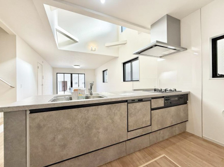 �L�b�`�� �������V���v���Ŕ������S�n�悢���Ԃ𐶂ރL�b�`�����