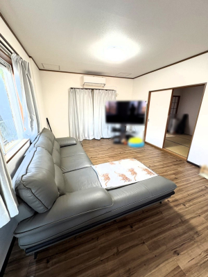 ���r���O ���������S�n�̂����A���z�̃��r���O