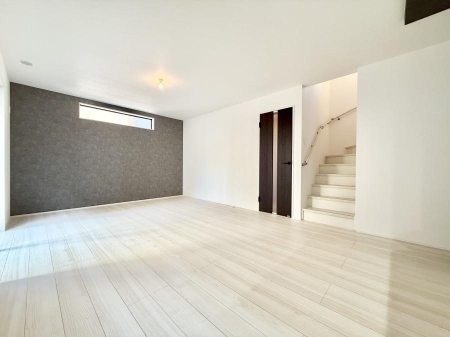 ���r���O ���������S�n�̂����A���z�̃��r���O