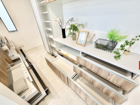 �L�b�`�� �����������������Ɗy�����Ȃ�A���K�ȃL�b�`�����