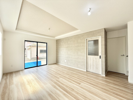 ���r���O ���������S�n�̂����A���z�̃��r���O