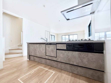 �L�b�`�� �������V���v���Ŕ������S�n�悢���Ԃ𐶂ރL�b�`�����