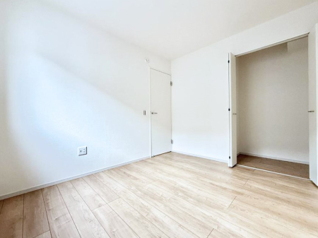 �q������ �������v���C�x�[�g��ԂƂ��ĐÂ��ŗ�������������񋟂��Ă���܂�