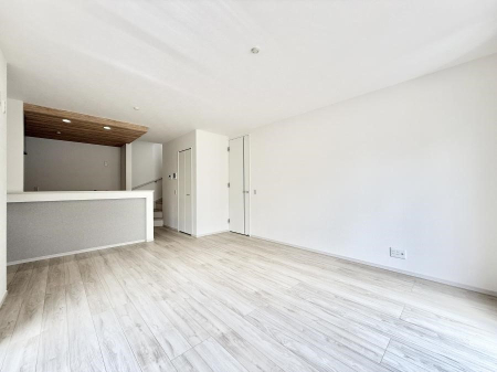 ���r���O ����