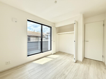 �Q�� ����