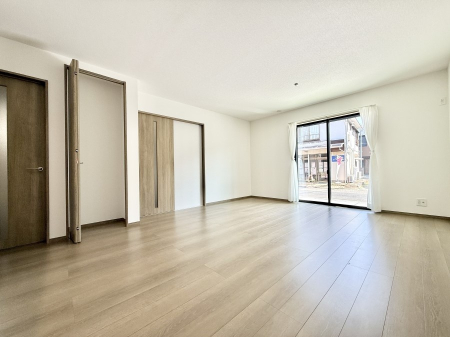 ���r���O ���������났�ƏΊ炪�W�܂�A�S���܂郊�r���O