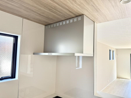 ���̑����� �ݔ����������̏��C����������C��ɗU������A�����I�ɔr�����ł��܂��B