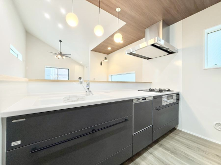 �L�b�`�� ���������y���݂ƐH�ׂ�K����͂���L�b�`��