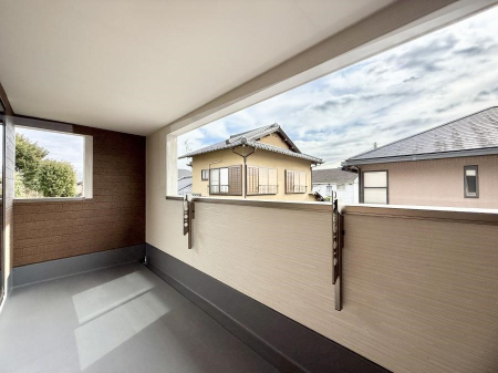 �o���R�j�[ ������ �G�߂̈ڂ낢����������J���I�ȋ�Ԃł�