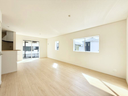 ���r���O ���������S�n�̂����A���z�̃��r���O