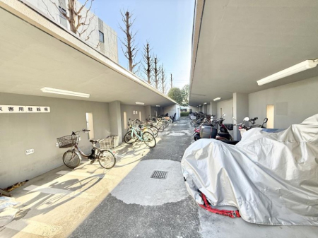 ���̑� �O�ρ����]�Ԃ��g�����Ƒ��ɂ����S�̒��փX�y�[�X��~�n���ɂ��p��