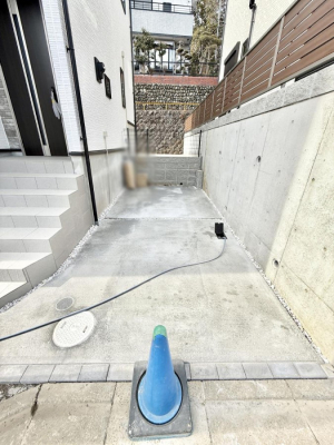  �O�ρ��J�[�X�y�[�X�L