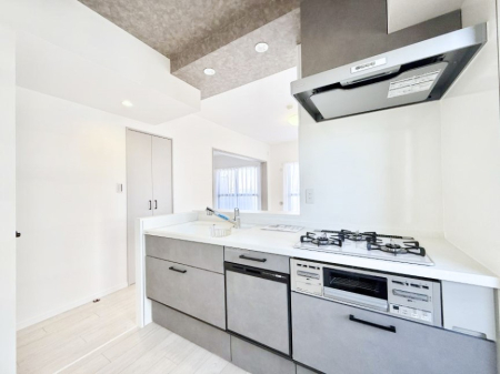 �L�b�`�� �����������������Ԃ����܂��A�Ί炠�ӂ��L�b�`��