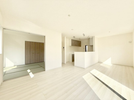 ���r���O ���������났�ƏΊ炪�W�܂�A�S���܂郊�r���O