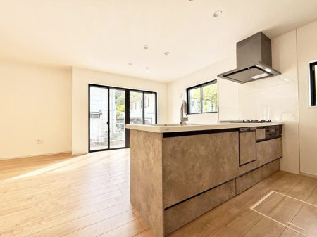 �L�b�`�� �����������������Ԃ����܂��A�Ί炠�ӂ��L�b�`��