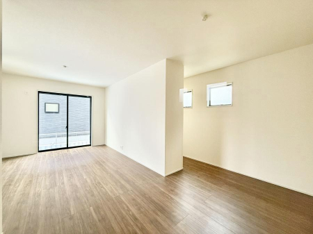 ���r���O ���������S�n�̂����A���z�̃��r���O