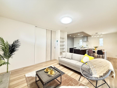 ���r���O ����