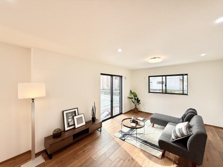 ���r���O ����