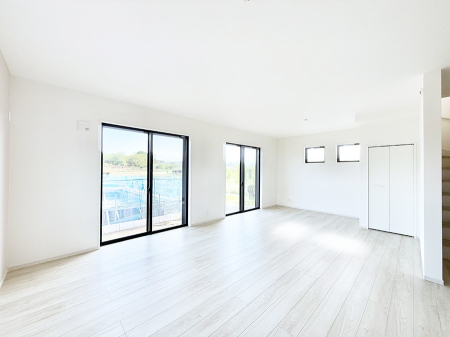 ���̑����� �������Ƒ��̏Ί炪���ӂ��A���났�̋��