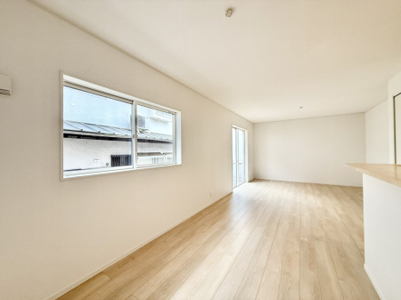 ���r���O ���������R�Ɖ�b�����܂��A�S�n�悢�ЂƂƂ�