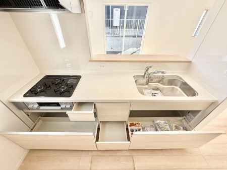 �L�b�`�� �������Ƒ����J��[�߂�A������̂���L�b�`��