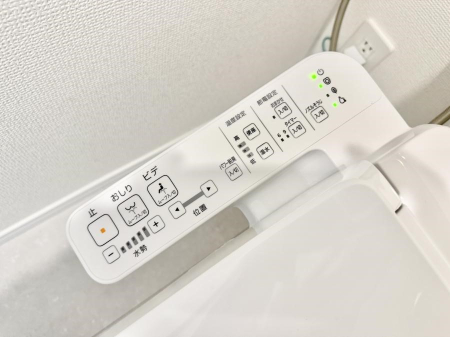 ���̑����� �ݔ����������̏��C����������C��ɗU������A�����I�ɔr�����ł��܂��B