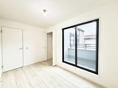 �Q�� ����