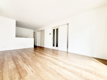 ���r���O ���������S�n�̂����A���z�̃��r���O