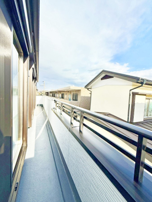 �o���R�j�[ ������ �G�߂̈ڂ낢����������J���I�ȋ�Ԃł�