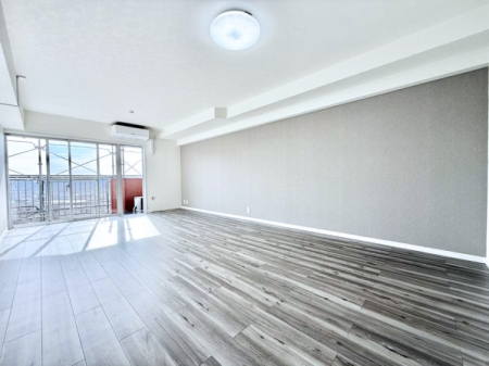 ���r���O ���������났�ƏΊ炪�W�܂�A�S���܂郊�r���O