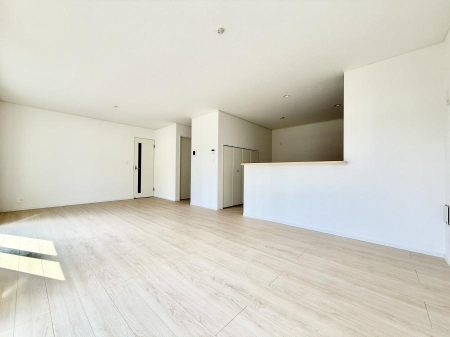 ���r���O ����