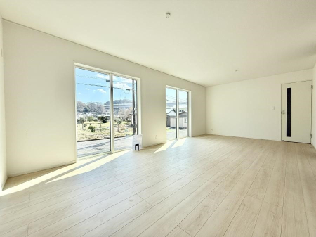 ���r���O ����