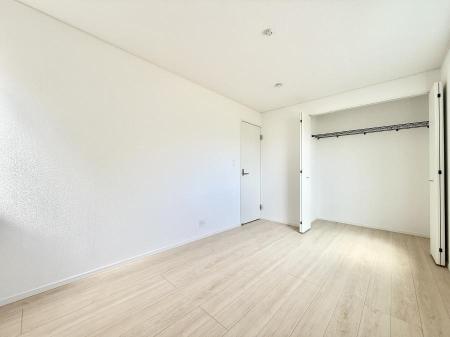 �Q�� ����