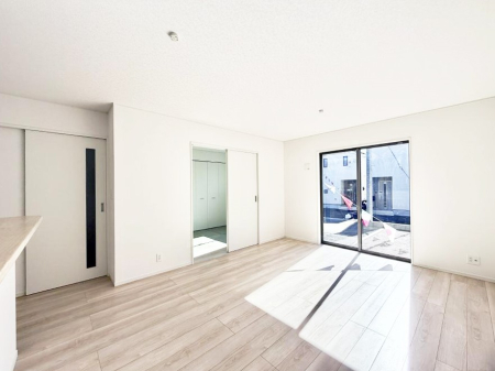 ���r���O ���������S�n�̂����A���z�̃��r���O