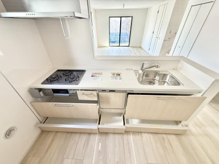 �L�b�`�� �������Ƒ����J��[�߂�A������̂���L�b�`��