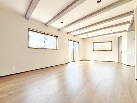 ���r���O ���������S�n�̂����A���z�̃��r���O