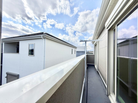 �o���R�j�[ ������ �G�߂̈ڂ낢����������J���I�ȋ�Ԃł�