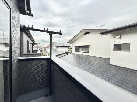 �o���R�j�[ ������ �G�߂̈ڂ낢����������J���I�ȋ�Ԃł�