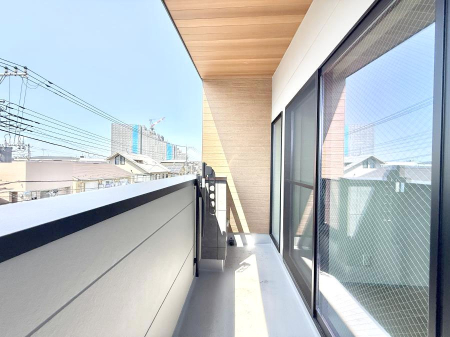 �o���R�j�[ ������ �G�߂̈ڂ낢����������J���I�ȋ�Ԃł�