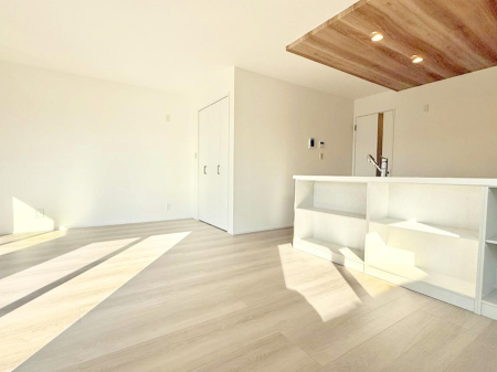 ���r���O ���������S�n�̂����A���z�̃��r���O