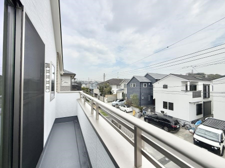 �o���R�j�[ ������ �G�߂̈ڂ낢����������J���I�ȋ�Ԃł�